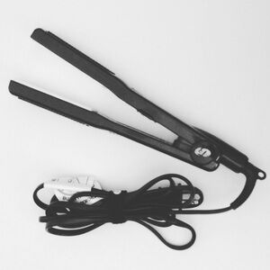 T3 Black Luminous Flat Iron